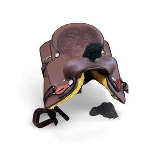 TI101OA064 Silla de montar para caballo personalizada de marca, estilo Western, de cuero sintético PU, con asiento suave, armazón de fibra de vidrio y herrajes de acero inoxidable - Product Image 3