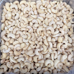 เม็ดมะม่วงหิมพานต์จากโรงงานที่เชื่อถือได้ SANTIGO Nuts Kernels Cashew Nuts Kaju Badam รับผลิตแบบ OEM, ODM พร้อมบรรจุภัณฑ์ - Product Image 1
