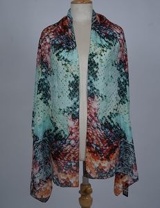 Écharpe en soie à imprimé abstrait coloré pour femme, légère, douce, longue, élégante, à porter au quotidien - Product Image 6