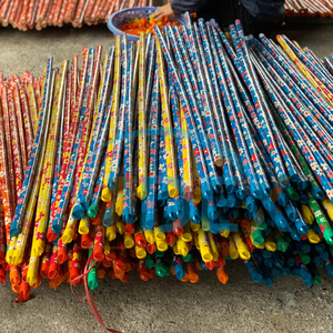 Vente en gros de balais à fleurs du Vietnam manche de vadrouille en eucalyptus, bâton de vadrouille en bois manche de vadrouille de nettoyage intérieur brosse domestique en bois - Product Image 2