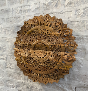Panneau mural décoratif rond en bois massif naturel sculpté à la main avec motifs floraux pour canapé-lit et décoration intérieure - Product Image 3
