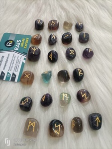 Ensemble de runes en fluorite naturelle multi-couleurs, 25 pièces, pierres de runes en cristal gravées, ensemble de divination avec pochette pour la méditation et la pratique spirituelle - Product Image 2