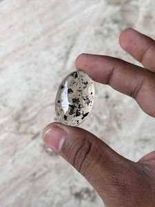 Cabujón de Piedra Preciosa Natural Negra con Corte Ovalado para la Elaboración de Joyas - Product Image 1