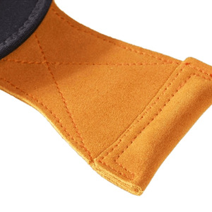 Poignées de sport Nayab Industries en cuir suédé de qualité supérieure, antidérapantes et respirantes, pour tractions, musculation, entraînement et fitness - Product Image 3