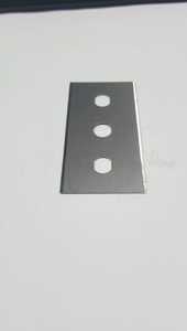 RADHIKA ENTERPRISE Lame industrielle à 3 trous 43x22x0.10mm résistante à l'usure pour le découpage de ruban adhésif et de film BOPP - Product Image 4