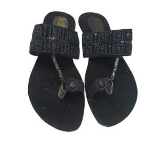 Tailles et couleurs personnalisées, prix de gros, chaussures d'été pour femmes, sandales plates sans lanières, fabrication pakistanaise, chaussures indiennes Punjabi pour femmes - Product Image 1