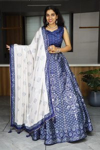 Lehenga Choli entièrement cousu de qualité supérieure avec dupatta en chinon, tenue ethnique traditionnelle - Product Image 1