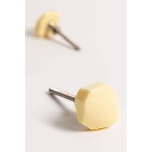 Boutons de meuble artisanaux en résine et bois, motifs variés pour l'organisation des armoires - Product Image 1