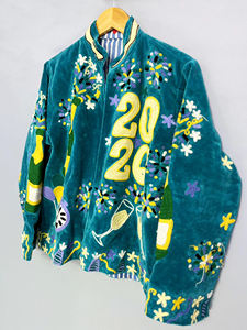 เสื้อแจ็คเก็ตกำมะหยี่ปักมือระดับพรีเมียม |   เสื้อโค้ทบอมเบอร์สำหรับทุกเพศ รุ่นฉลองปี 2026 - Product Image 5