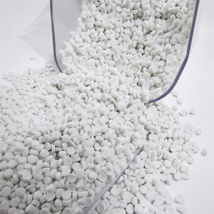 Meilleures ventes : Masterbatch de carbonate de calcium de 25 kg, granulés blancs naturels pour la production de films soufflés et comme matière première - Product Image 1