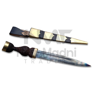 Cuchillo de acero de Damasco con hoja de punta de lanza, mango de cuero, grado industrial, hecho a mano con detalles de latón, cuchillos en venta a bajo precio - Product Image 1