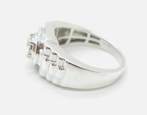 Anillo de Compromiso, Boda o Promesa, con Moissanita Tallada Redonda Brillante de 5MM, Chapado en Oro Blanco sobre Plata de Ley 925, Estilo Minimalista y Delicado - Product Image 3