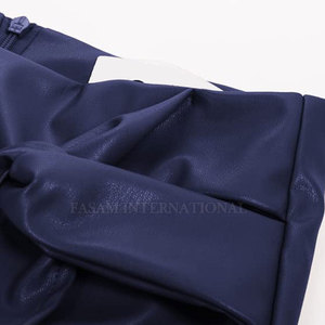 Jupes en cuir pour femmes, style unique, fabrication pakistanaise, meilleur matériau en stock. - Product Image 3