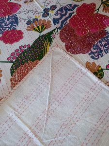 Couvre-lit imprimé floral et oiseaux, style bohème, moderne, toutes saisons, en denim patchwork, rembourrage en coton fait main, pour usage domestique - Product Image 3
