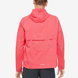 Veste d'entraînement hivernale durable, veste d'entraînement de qualité supérieure avec tissu doux et qualité durable pour les activités de plein air - Product Image 2