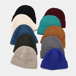 Bonnets unisexes personnalisés en acrylique 100% de haute qualité, à carreaux, tendance, tricotés, unis, design élégant, populaires, doux, chauds et à séchage rapide - Product Image 3