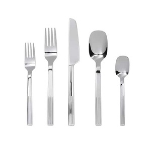 Couverts en métal haut de gamme pour une présentation raffinée, conçus pour enrichir les repas en famille avec des expériences de service élégantes - Product Image 3
