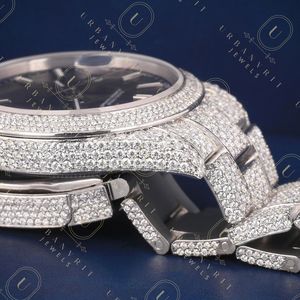 Reloj mecánico artesanal de acero inoxidable con lectura analógica, movimiento automático, diamantes moissanita de corte redondo, claridad VS VVS EF - Product Image 2