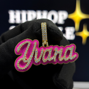 Pendentif personnalisé en émail rose avec nom, en argent sterling 925 rhodié, plaqué or 18 carats, micro-pavé de moissanite VVS, style hip-hop unisexe - Product Image 1