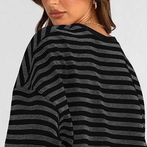 Nouvelle collection de sweat-shirts confortables et surdimensionnés pour femmes, col rond, coupe ample, logo sur le devant, tricotés. - Product Image 6