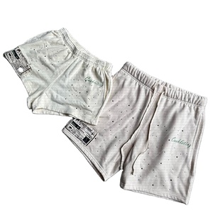 Pantalones cortos de algodón lavados con ácido de cintura alta para hombre, pantalones cortos franceses de lona transpirable para correr, logotipo con estampado de diamantes de imitación personalizado - Product Image 1