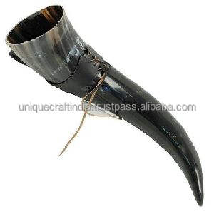 Cuerno para beber de inspiración medieval Premium, diseño intrincado tallado personalizado con soporte, artesanía única India para decoraciones - Product Image 2