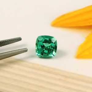 Esmeralda Verde Natural, Corte Cojín, 20 Quilates, Gema Suelta para Joyería, Marca ZUBEDA GEMS JEWELRY, Origen Rajasthan, Tercera Parte - Product Image 6