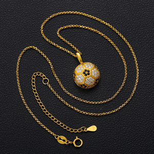Collier pendentif ballon de football en diamant de laboratoire, chaîne en argent 925 plaqué or pour hommes et femmes, bijoux de sport en diamant certifié, cadeau - Product Image 1