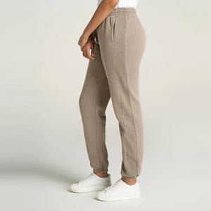 Pantalon de jogging personnalisé pour femme en molleton léger à séchage rapide pour le sport et le fitness - Product Image 6
