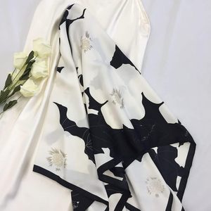 Pañuelo de Seda Satinada de Lujo para Mujer, Pañuelo Cuadrado de Moda para la Cabeza, Pañuelo para el Cabello, Pañuelo para el Cuello, Elegante Pañuelo Estampado de Diseñador para Damas - Product Image 4