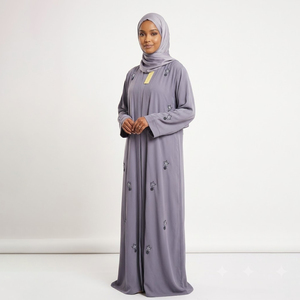 Abaya longue en satin pour femme, modeste, avec broderie, col montant, manches longues, couleur unie, pour toutes les saisons - Product Image 1