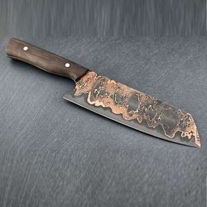 Couteau de cuisine artisanal en cuivre damas de qualité supérieure avec manche confortable en résine pour couper les légumes, hacher et cuisiner au quotidien - Product Image 2