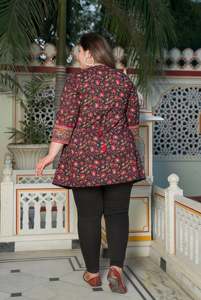 Collection de blouses Anarkali et Kurtis courts grande taille en coton à imprimé floral, vêtements ethniques pour femmes, style décontracté et élégant pour tous les jours - Product Image 5