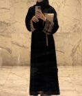 Abaya élégante noire et turquoise brodée en organza, col en V, silhouette trapèze, longueur ras du sol, manches longues - Product Image 3