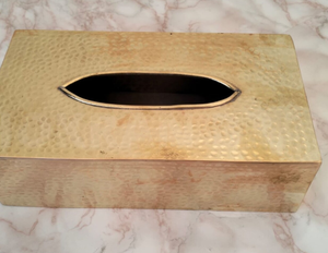 Boîte à mouchoirs en métal artisanale avec un design antique, travail complexe, finition dorée polie pour un accent unique et charmant - Product Image 4