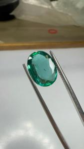 Émeraude naturelle zambienne de 3,90 carats, taille coussin, pierre précieuse verte pour la fabrication de bagues, bijoux fins - Product Image 3