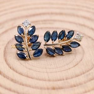 Boucles d'oreilles clous en or jaune massif 14 carats avec saphir bleu marquise et accent de diamant, bijoux fins en pierres précieuses pour femmes, vente en gros - Product Image 3