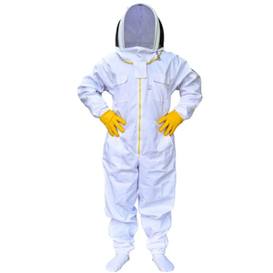Traje de Apicultor Blanco de Cuerpo Completo con Capucha Ventilada y Guantes Amarillos para Protección en Apicultura - Product Image 4