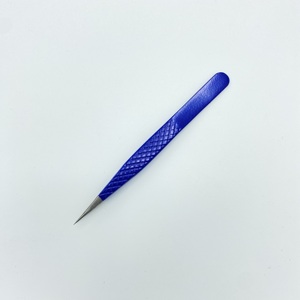 Pinzas de pestañas de acero inoxidable hechas a mano con logotipo personalizado, herramientas de belleza de pestañas individuales con volumen azul - Product Image 1