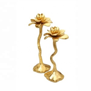 Candelabros de estudio de flores doradas Decoración de centro de mesa ajustable de altura elegante - Product Image 1