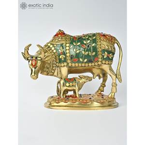 Escultura de Latón Hecha a Mano de 8 Pulgadas de Vaca y Ternero con Incrustaciones Intrincadas para Decoración del Hogar, Cumpleaños y Diwali, Hecho en India - Product Image 1