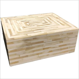 Magnifique boîte à bijoux rectangulaire en os incrusté avec des sculptures complexes, disponible en plusieurs couleurs pour la maison et le rangement, provenant d'Inde. - Product Image 4