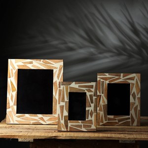 Marco de Fotos de Madera de Mango Hecho a Mano - Tallados Intrincados |   Aqdus Saleem - Product Image 3