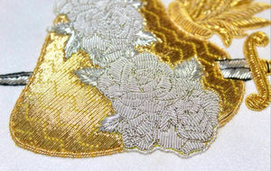 Parches bordados a mano de hilo brillante para uniformes, insignias de tela de sarga personalizadas al por mayor - Product Image 3