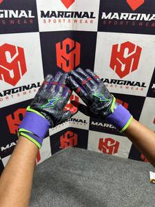 Guantes de Bateo de Cuero MARGINAL Rojos, Negros, Morados y Verdes con Acolchado y Cierre de Gancho y Bucle, Unisex para Adultos, para Entrenamiento - Product Image 2