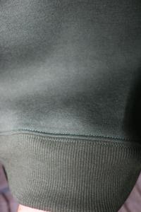 Sweat-shirt à col montant USF vert foncé 100% coton avec broderie appliquée, col large, fils fins - Product Image 4