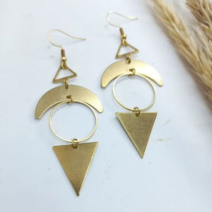 Boucles d'oreilles artisanales indiennes en laiton, fil métallique tressé, élégantes, pour fêtes et mariages, bijoux faits à la main. - Product Image 1