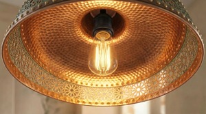 Nouvelle suspension lumineuse de plafond en forme de cercle, décorations vintage en cuivre avec motif floral ajouré - Product Image 5