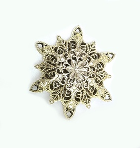 Conjunto de decoración navideña clásica Adorno de filigrana de plástico de nuevo diseño para suministros navideños - Product Image 2