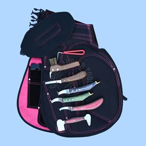 Kit de Delantal de Seguridad Reforzado para Herrador con Cuchillo para Cascos con Anillo de Latón, Cuchillo Verde para Cascos, Herramienta para Clavar Cascos, Pulidor y Cepillo de Limpieza - Product Image 1